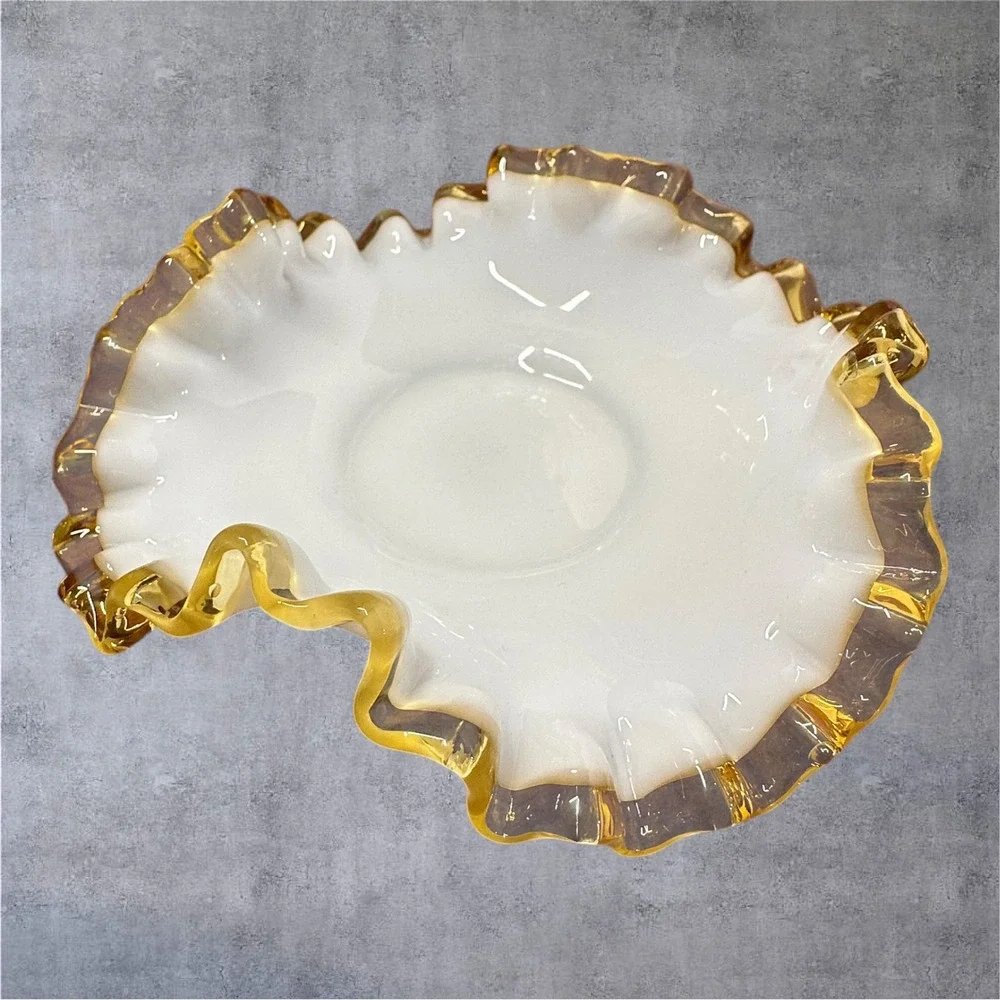 Fenton Ruffled Bowl Milk Glass‎ 6